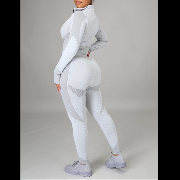 Grey workout set - Picture 2 of 2